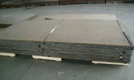 基礎(chǔ)建設(shè)莫發(fā)愁耐磨復合鋼板解您憂